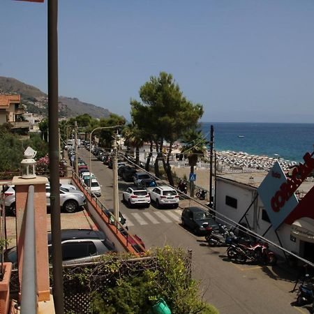 Poseidone Sea Apartment Taormina Mazzeo Eksteriør billede