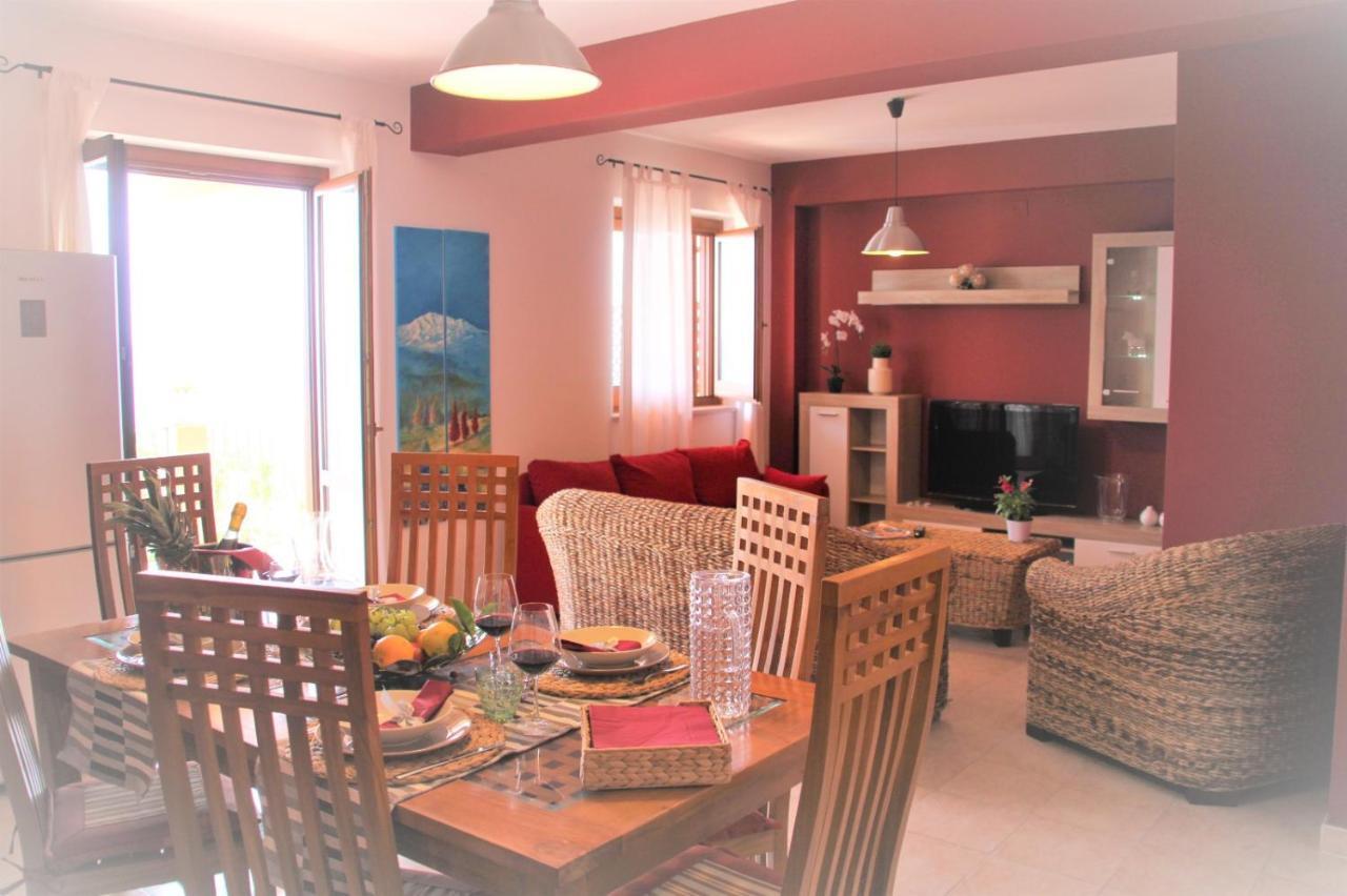 Poseidone Sea Apartment Taormina Mazzeo Eksteriør billede