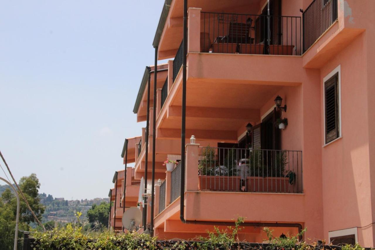 Poseidone Sea Apartment Taormina Mazzeo Eksteriør billede