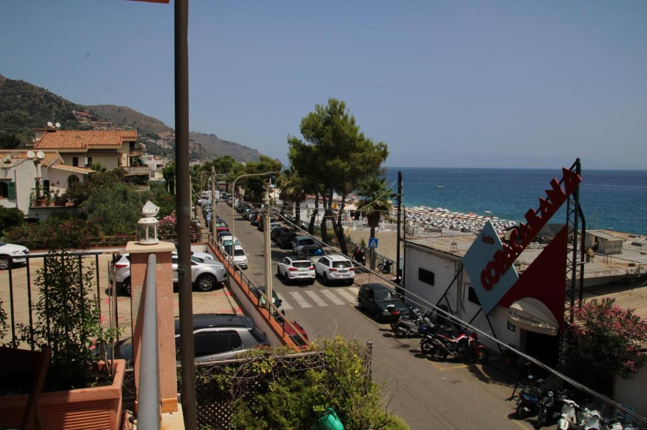 Poseidone Sea Apartment Taormina Mazzeo Eksteriør billede