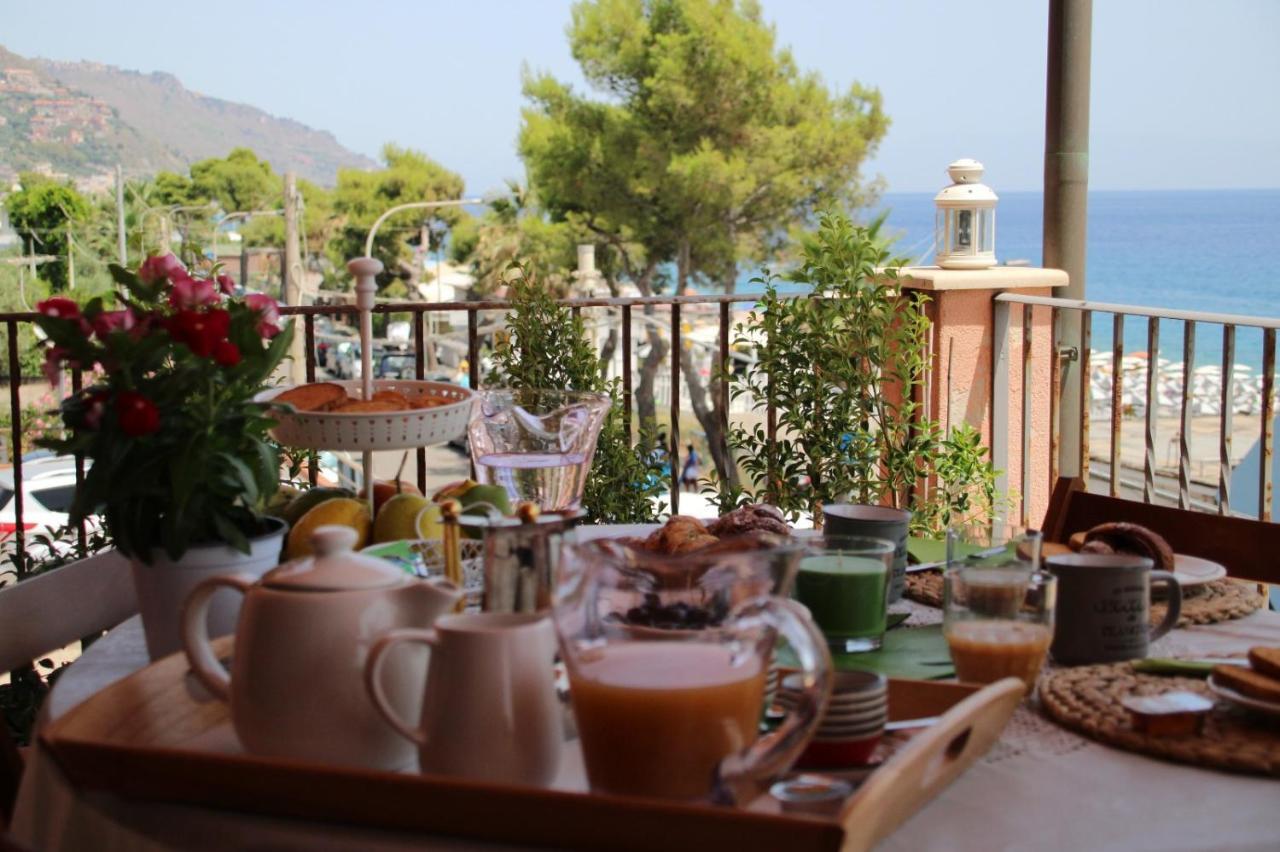 Poseidone Sea Apartment Taormina Mazzeo Eksteriør billede