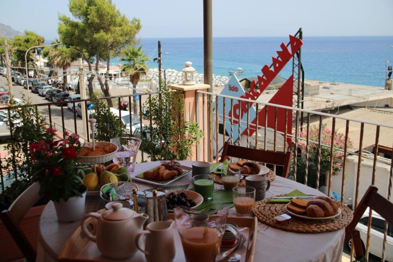 Poseidone Sea Apartment Taormina Mazzeo Eksteriør billede
