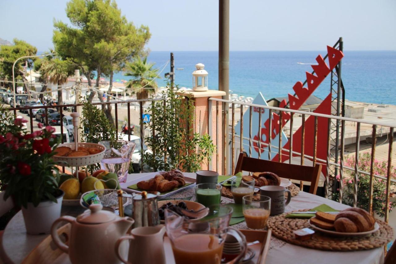 Poseidone Sea Apartment Taormina Mazzeo Eksteriør billede